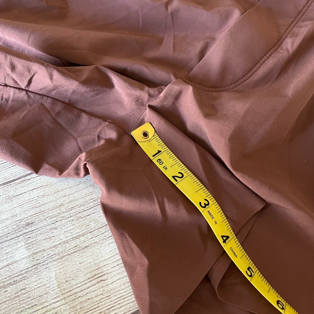 Athleta NWT chocolate brown Skyline Short Hero sz 4 - Picture 7 of 9
